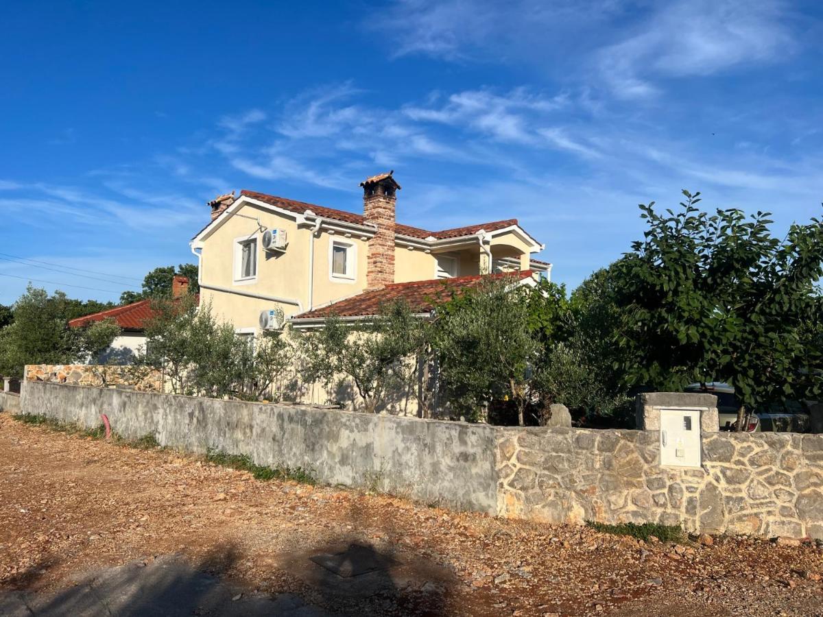 Apartman Lorena Lakmartin Bagian luar foto