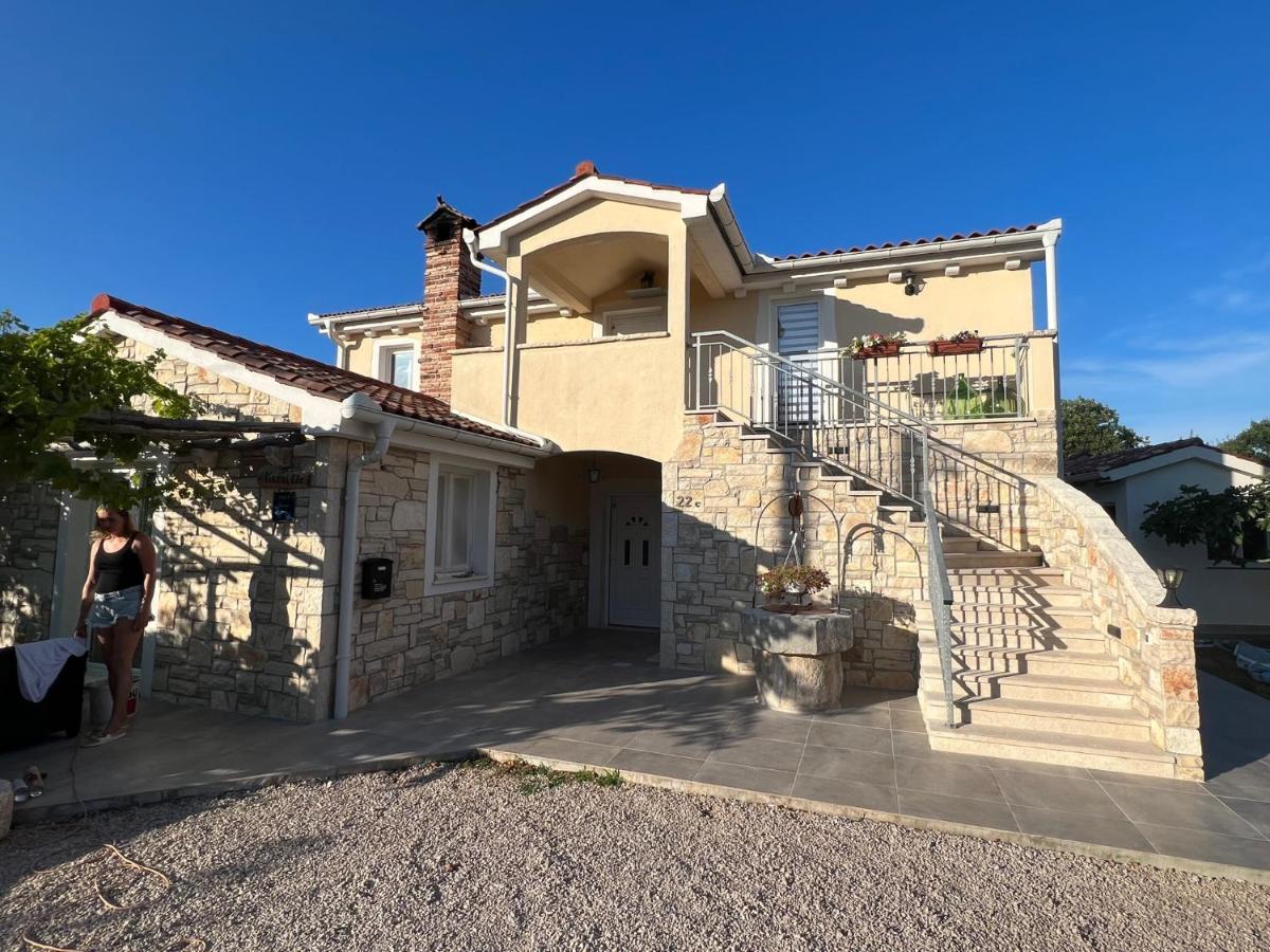 Apartman Lorena Lakmartin Bagian luar foto