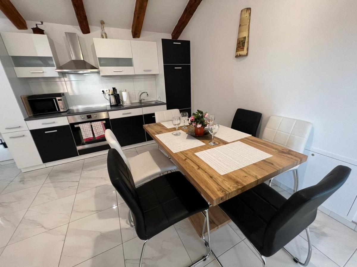 Apartman Lorena Lakmartin Bagian luar foto