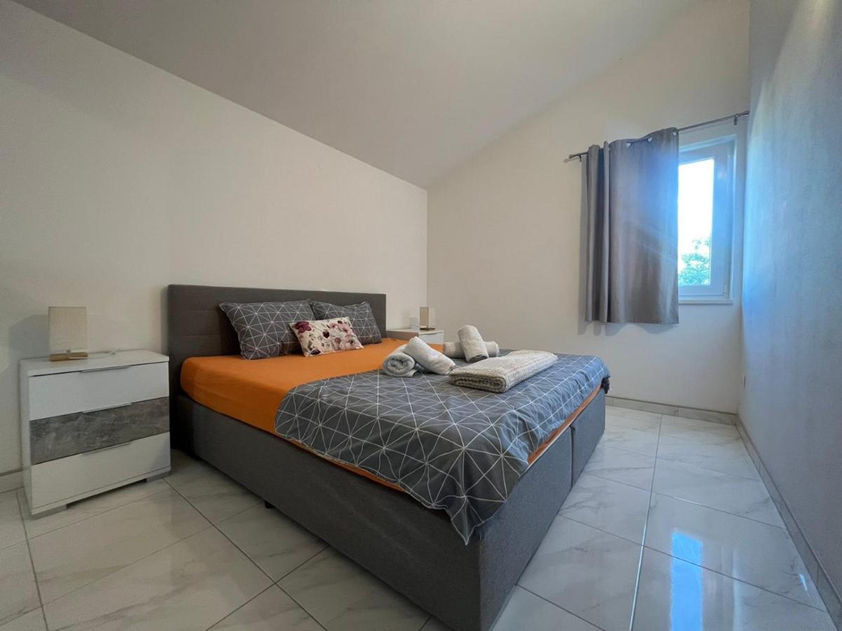 Apartman Lorena Lakmartin Bagian luar foto